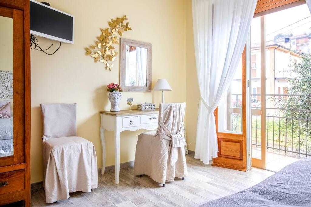 Annali Casa Vacanze - Shabby Style Nella Natura La Spezia Bagian luar foto