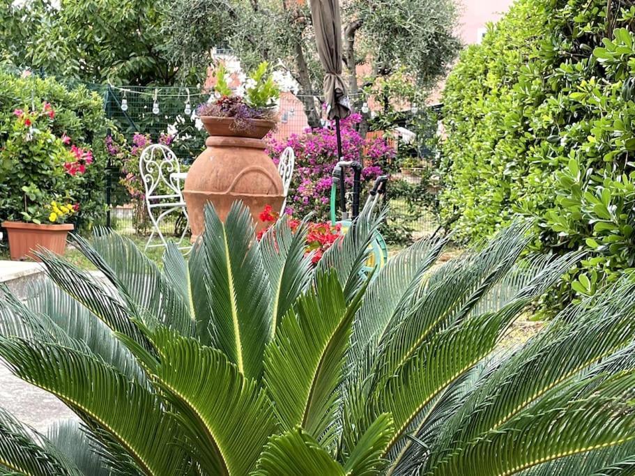 Annali Casa Vacanze - Shabby Style Nella Natura La Spezia Bagian luar foto