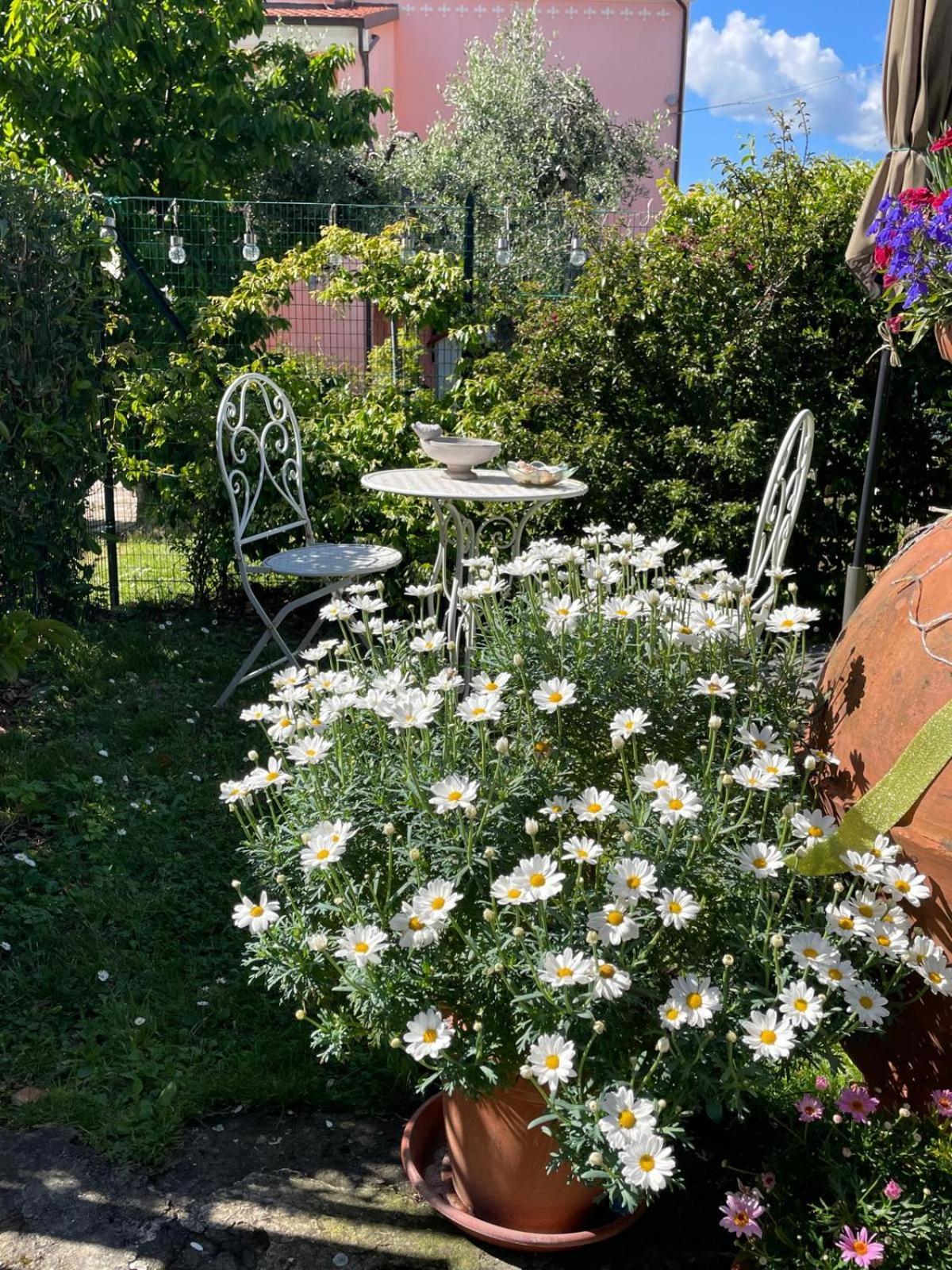 Annali Casa Vacanze - Shabby Style Nella Natura La Spezia Bagian luar foto